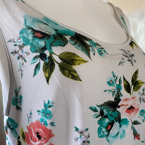 Ambiance High Low Open Back - Picture 6 of 7